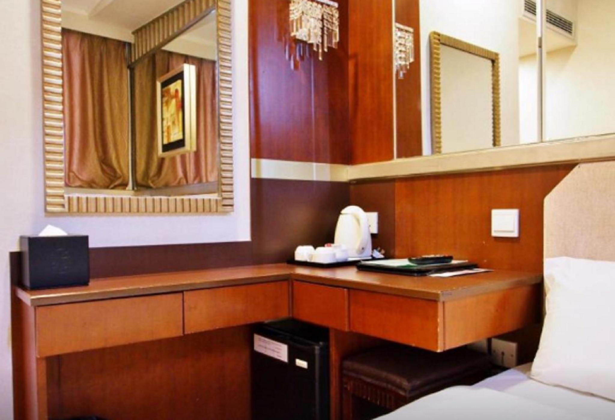 Oriental Lander Hotel Kowloon  Exterior foto